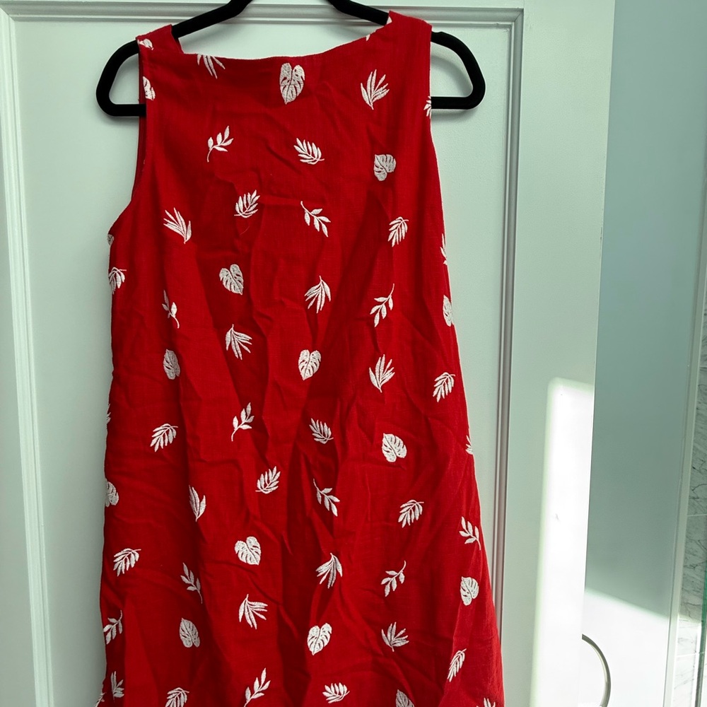 Ann Taylor lined sleeveless embroidered dress size M